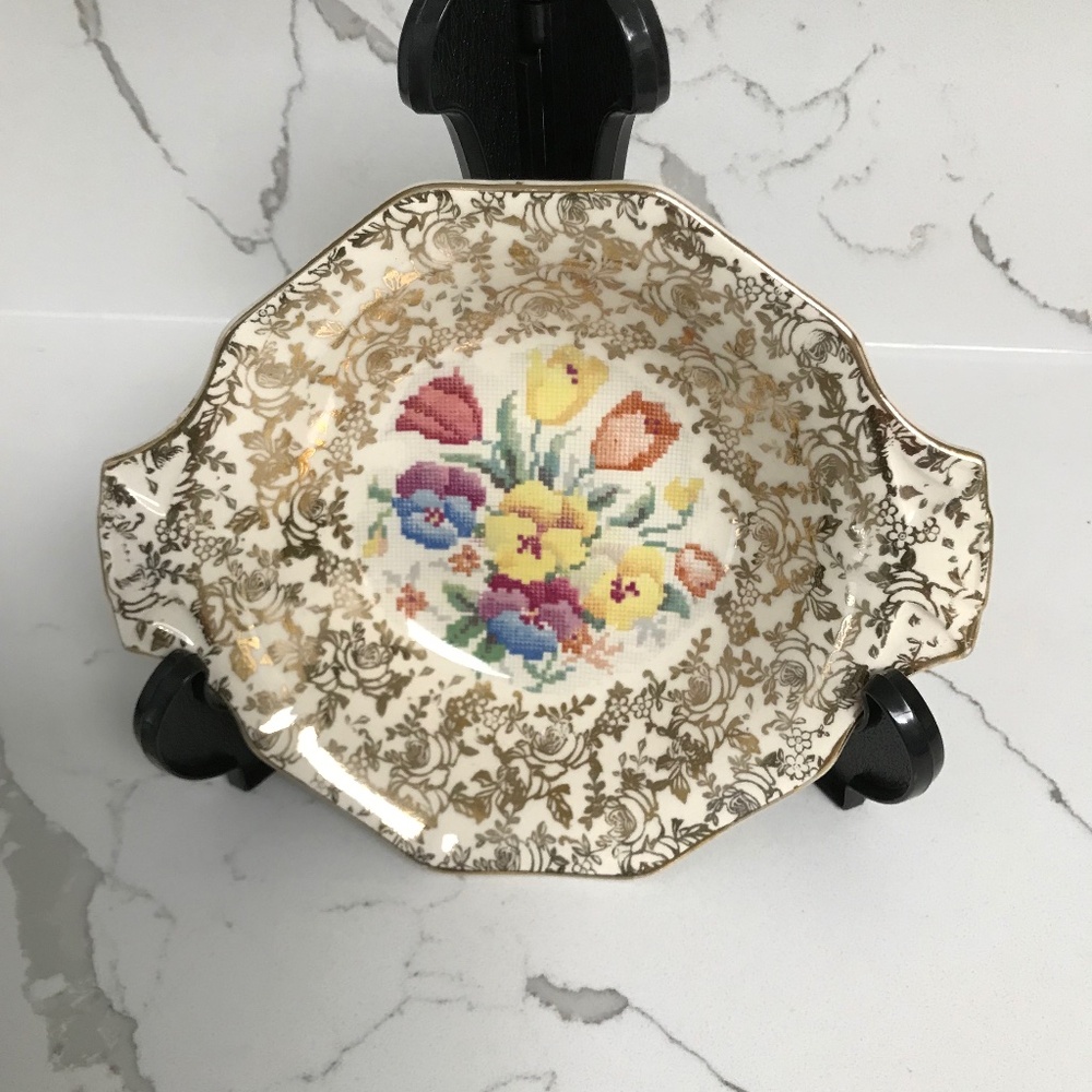 Vintage H&K Tunstall Olde English Sampler China Porcelain Fruit Nappy Candy Dish